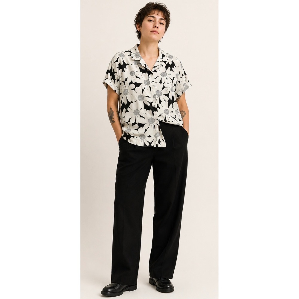 Wildfang Essential Camp Button Up S/S Shirt XS Black White floral Tencel cotton